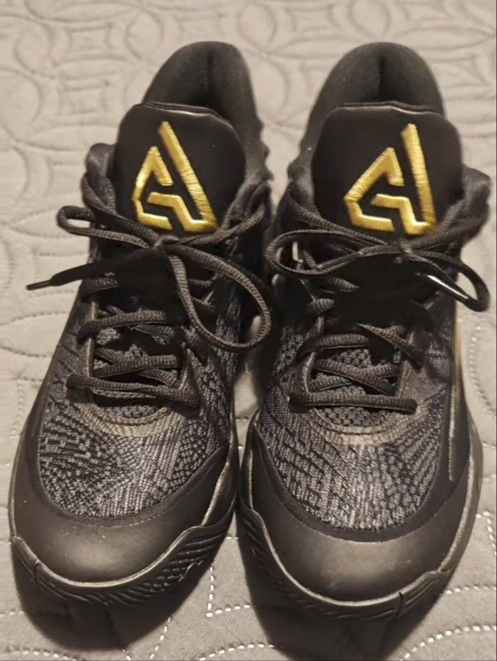 Giannis Immortality 4 Women's Size 9.5/Men Size 8 Black And Gold Accents.